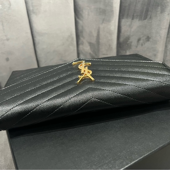 YSL Cassandre Monogram Wallet on Chain quilted black - Picture 10 of 16